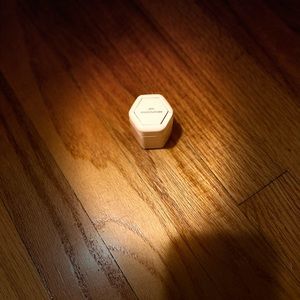 Keep Your Cadence Capsule! Petal color! Holds .56 oz